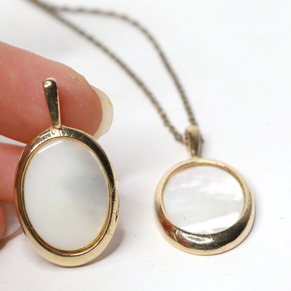 Classic Mother of Pearl Oval Pendant (x2) & Necklace Gold Tone Chain Minimalist - Picture 8 of 9